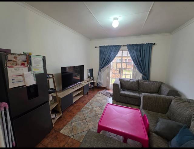 2 BEDROOM TOWNHOUSE TO LET IN VAALPARK